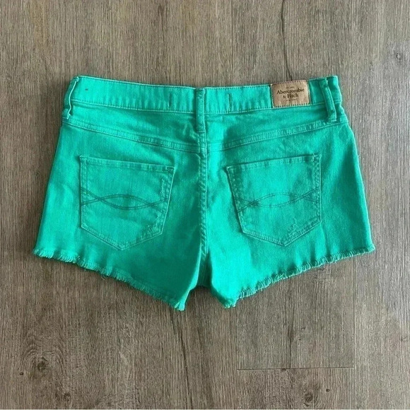 Abercrombie & Fitch Mid-Rise Denim Jean Shorts - Bright Green - Size 27 - Picture 5 of 7